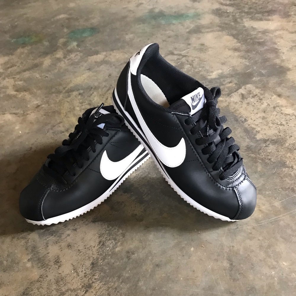NIKE Classic